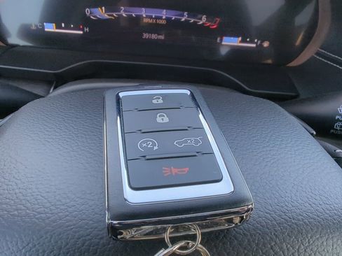 Used 2023 Jeep Grand Cherokee L Limited w/ Black Appearance Package AWD/4WD image 28