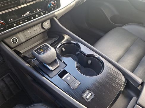 Certified 2022 Nissan Rogue SV w/ SV Premium Package FWD image 25