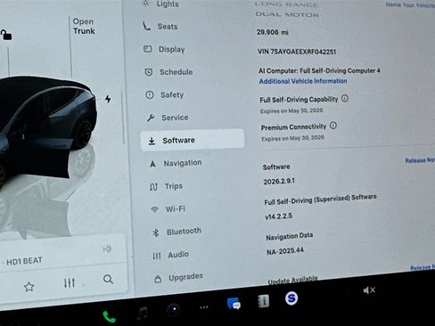Used 2024 Tesla Model Y Long Range AWD/4WD image 17