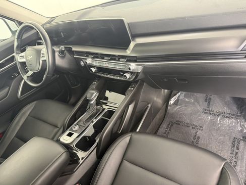 Used 2025 Kia Telluride S FWD image 11