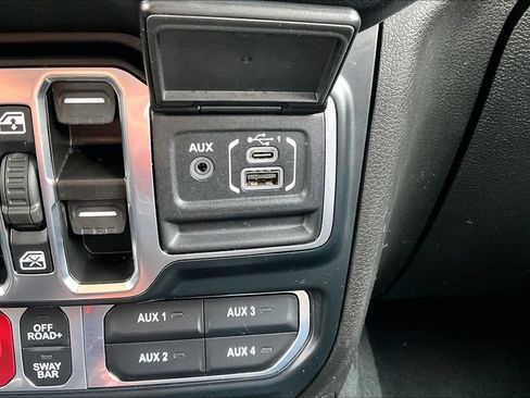 Used 2024 Jeep Wrangler Unlimited Rubicon 4xe AWD/4WD image 16