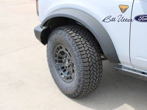 New 2026 Ford Bronco Badlands image 5