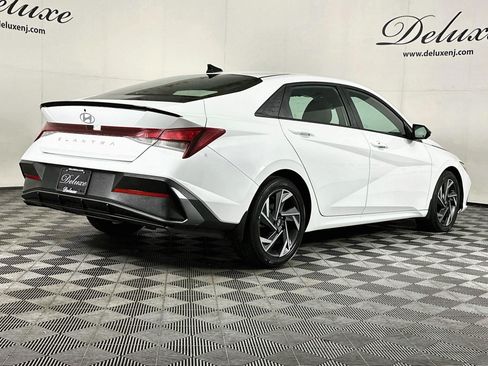 Used 2025 Hyundai Elantra Sport FWD image 6