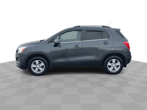Used 2016 Chevrolet Trax LT w/ LT Convenience Package image 5