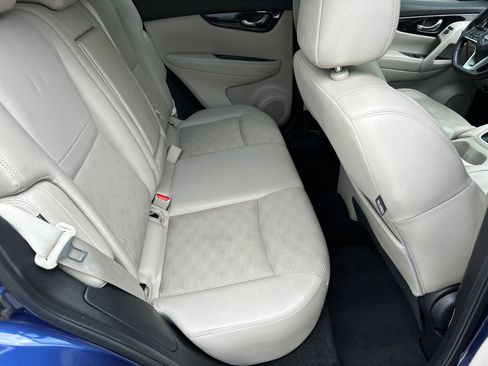 Used 2022 Nissan Rogue Sport SV w/ Technology Package image 13