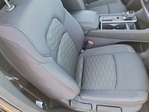 New 2025 Nissan Pathfinder SV image 12