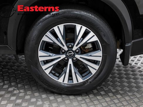 Used 2022 Nissan Rogue SV AWD/4WD image 25