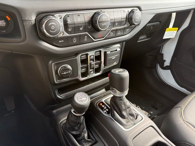 New 2027 Jeep Wrangler Unlimited Sahara AWD/4WD image 17