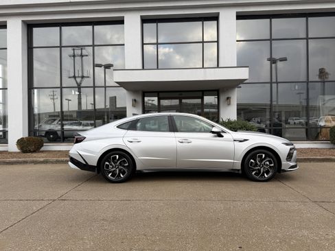 Certified 2024 Hyundai Sonata SEL image 3