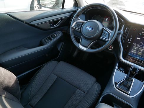 Used 2024 Subaru Outback Premium image 9