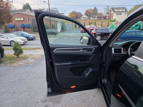 Used 2019 Volkswagen Atlas SE image 10