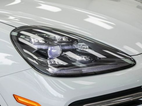 Used 2020 Porsche Cayenne S AWD/4WD image 11