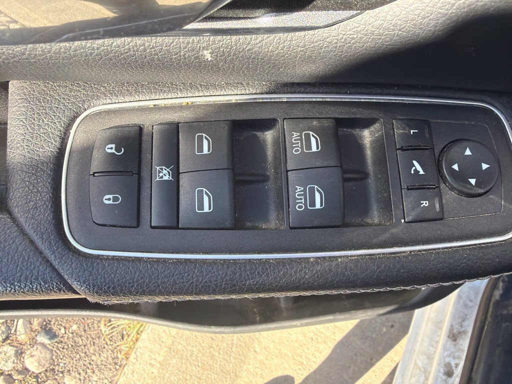 Used 2023 RAM 1500 Laramie AWD/4WD image 13