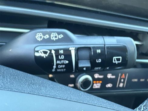 Certified 2026 Kia Sportage EX w/ EX Panorama Roof Package image 44