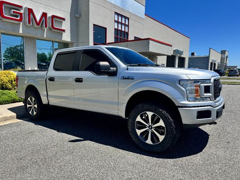 Used 2019 Ford F150 XL w/ Equipment Group 101A Mid AWD/4WD image 3