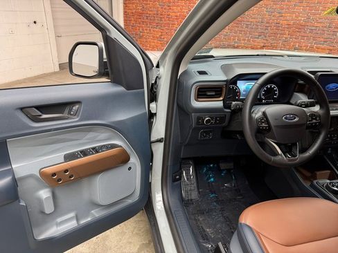 Used 2023 Ford Maverick Lariat w/ Lariat Luxury Package image 9