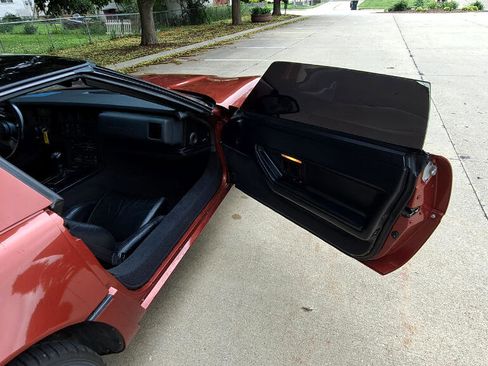 Used 1988 Chevrolet Corvette Coupe image 24