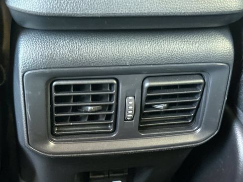 Used 2025 Toyota RAV4 XLE AWD/4WD image 15