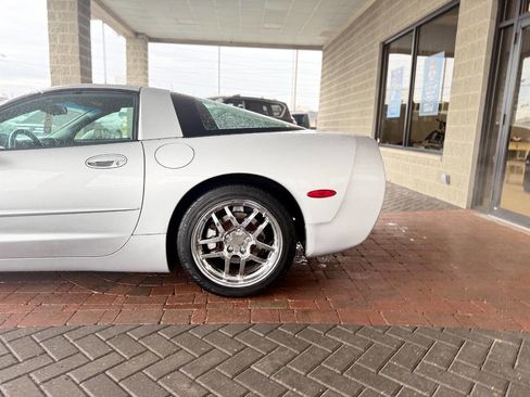 Used 1998 Chevrolet Corvette Coupe image 5
