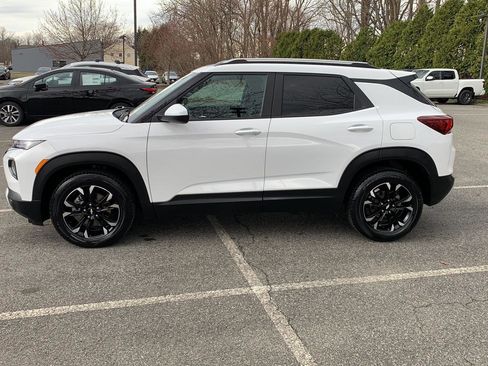 Used 2023 Chevrolet TrailBlazer LT image 2