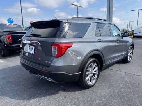 Used 2023 Ford Explorer XLT w/ Equipment Group 202A image 7