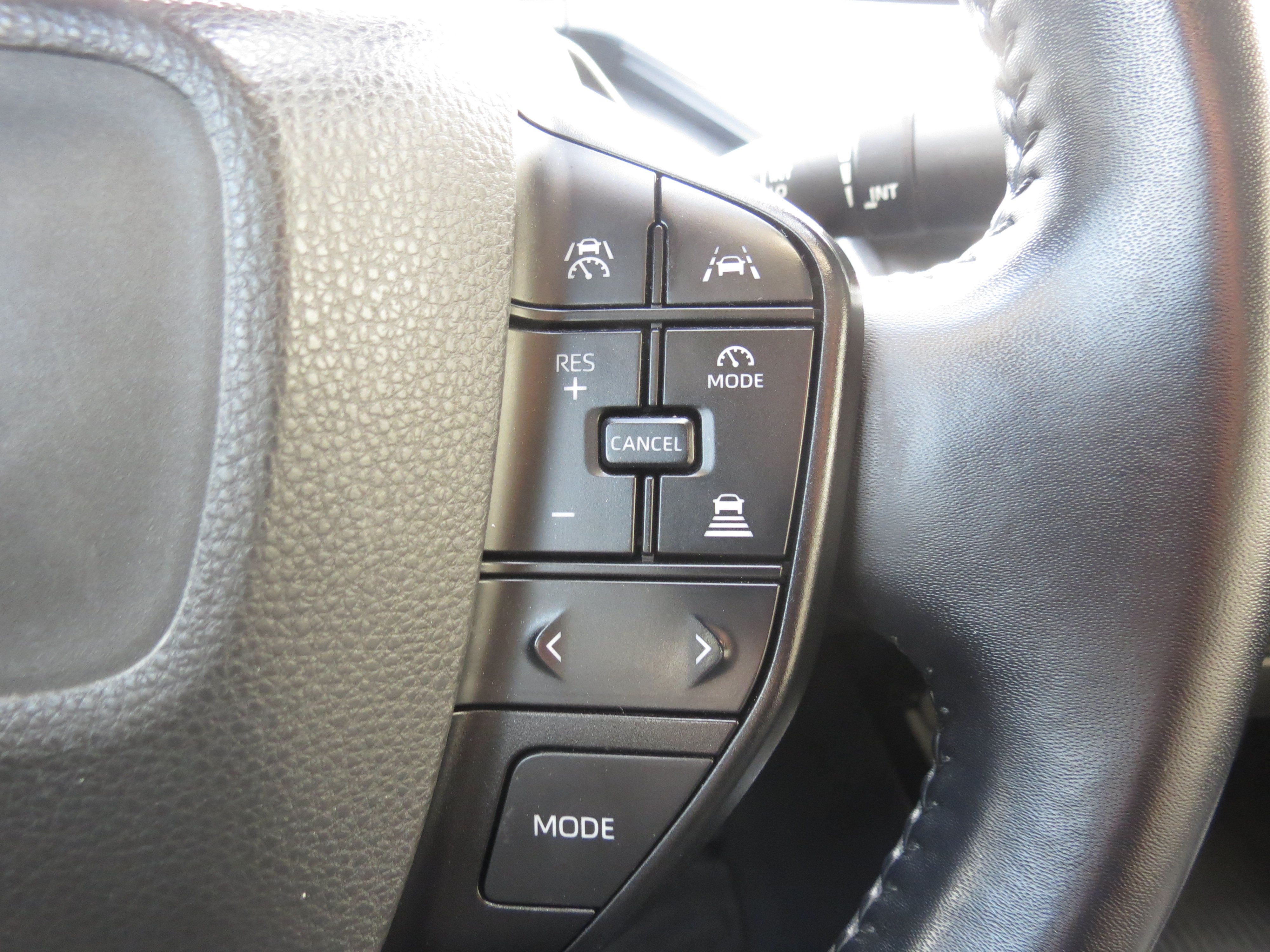Used 2023 Toyota Prius LE FWD image 15