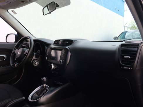 Used 2018 Kia Soul + image 24