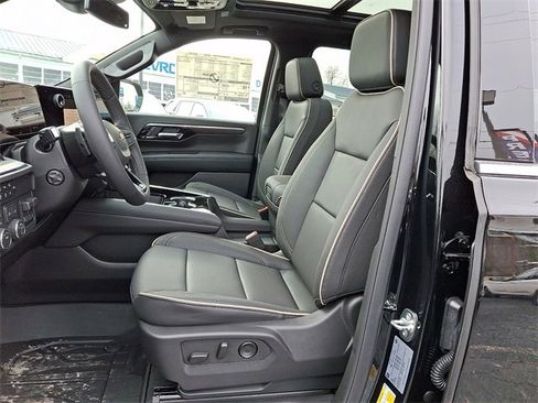 New 2026 Chevrolet Suburban Premier w/ Sun And Tow Package image 9