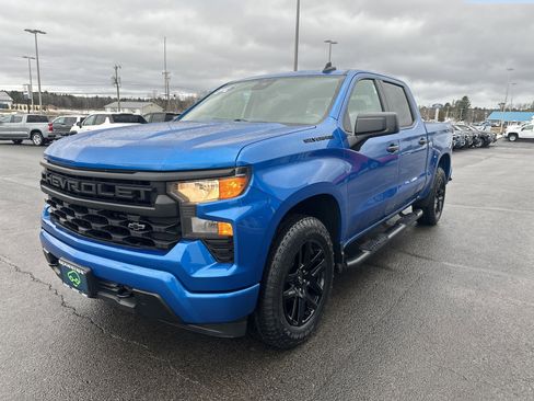 Used 2023 Chevrolet Silverado 1500 Custom w/ LPO, Dark Essentials Package image 3