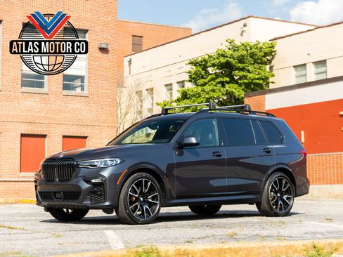 Used 2021 BMW X7 xDrive40i w/ M Sport Package AWD/4WD image 1