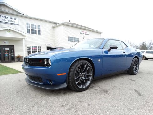 Used 2021 Dodge Challenger R/T Scat Pack w/ Shaker Package image 2