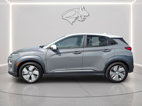 Used 2021 Hyundai Kona SEL FWD image 2