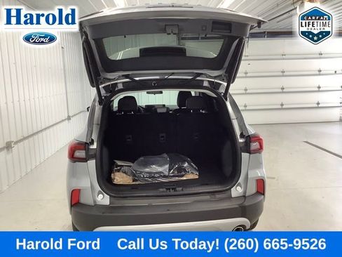 Used 2024 Ford Escape SE image 6