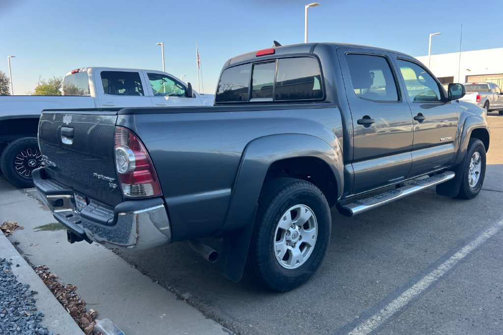 Used 2015 Toyota Tacoma PreRunner w/ TRD Off-Road Package RWD image 6
