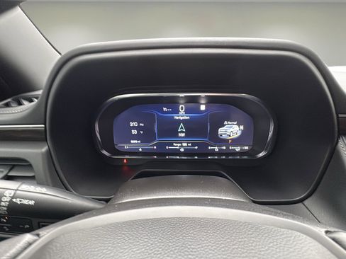 Used 2022 Chevrolet Tahoe Z71 image 12