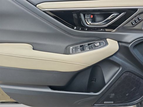 Certified 2025 Subaru Outback Limited image 28