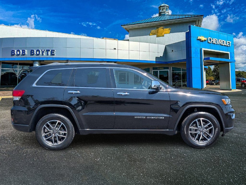 Used 2021 Jeep Grand Cherokee Limited AWD/4WD image 2