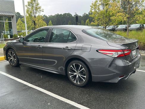 Used 2018 Toyota Camry SE w/ Moonroof Package FWD image 6