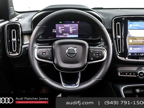 Used 2024 Volvo XC40 Recharge Ultimate image 17