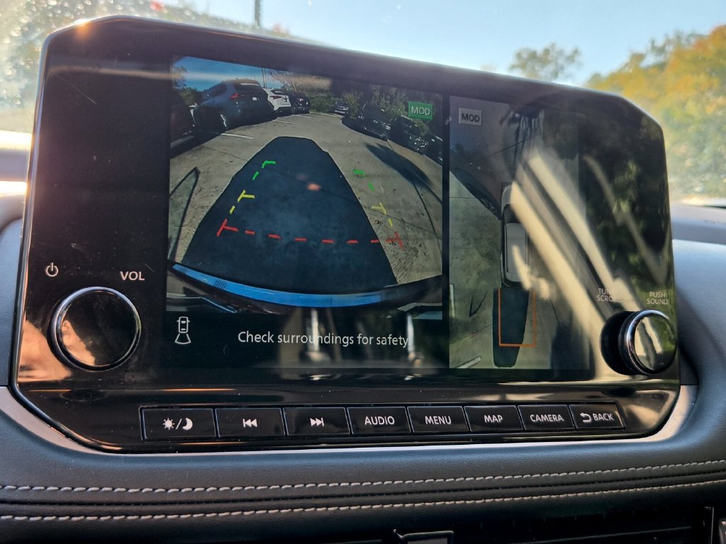 Used 2022 Nissan Rogue Platinum w/ Head-Up Display Package FWD image 23