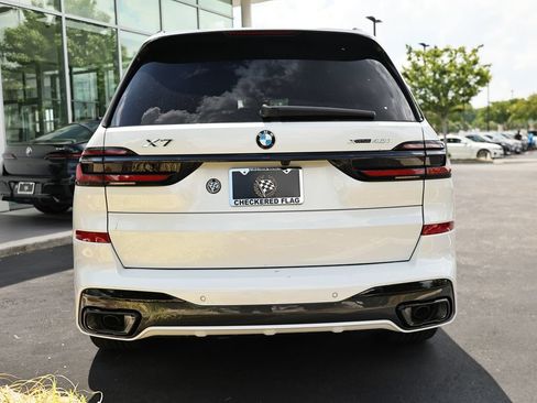New 2027 BMW X7 xDrive40i w/ M Sport Package AWD/4WD image 10