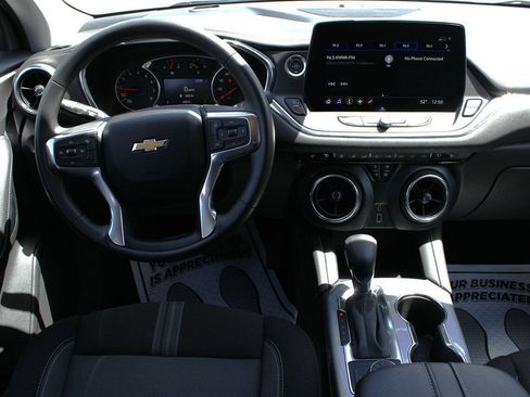Used 2025 Chevrolet Blazer LT AWD/4WD image 10