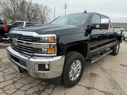 Used 2019 Chevrolet Silverado 2500 LTZ w/ Duramax Plus Package image 2
