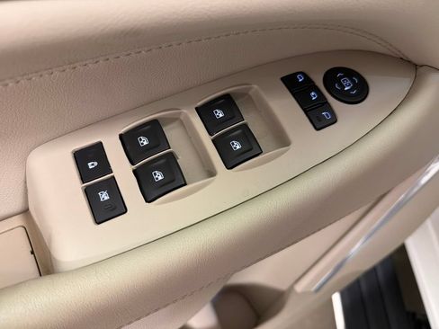 Used 2019 Cadillac Escalade Premium Luxury RWD image 23