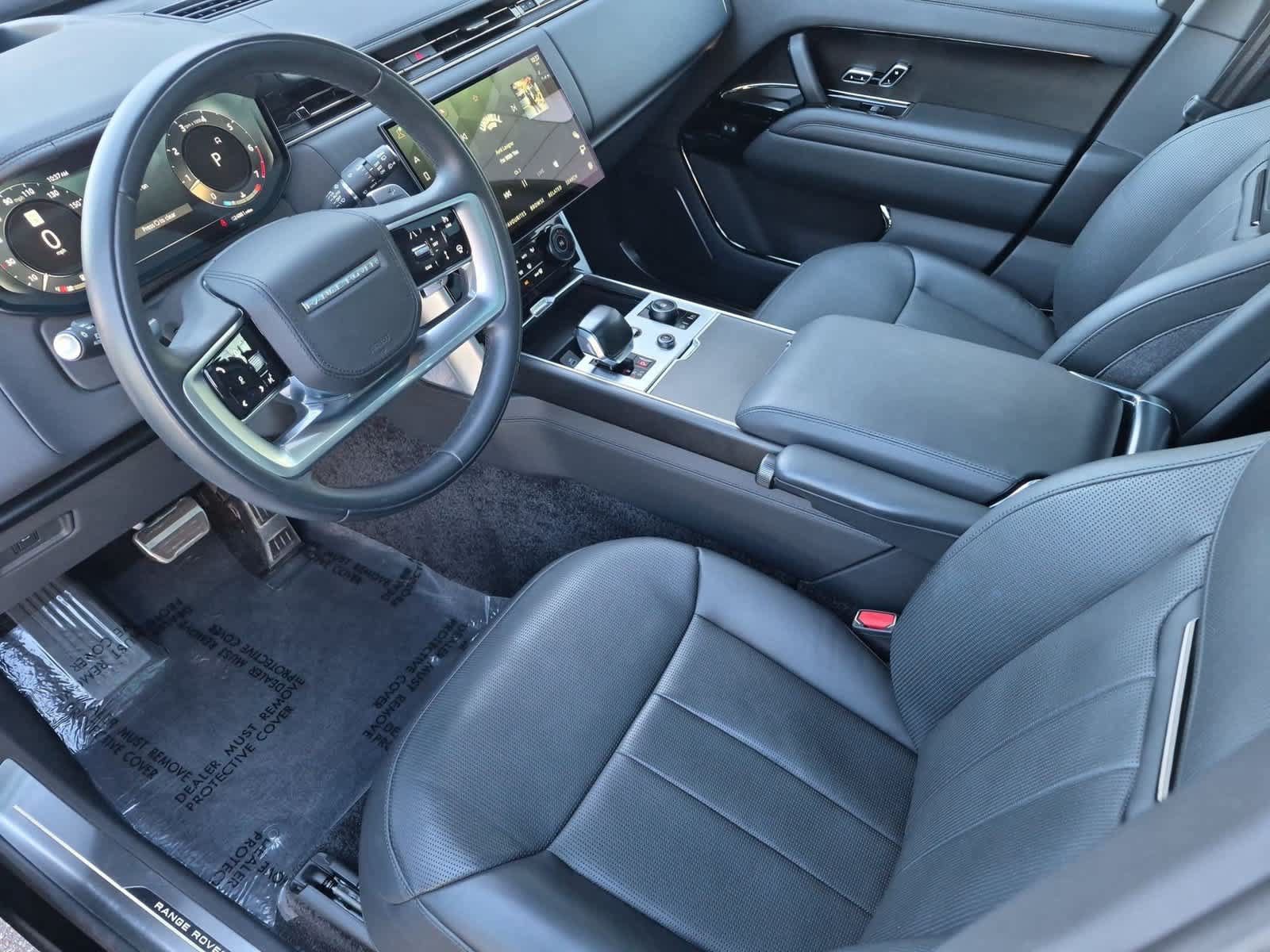 Used 2023 Land Rover Range Rover SV AWD/4WD image 2