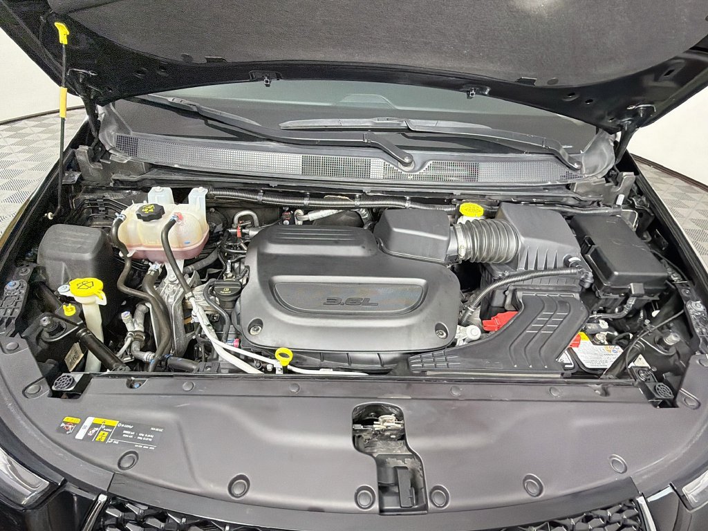 Used 2024 Chrysler Pacifica Touring-L FWD image 30