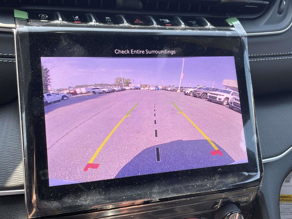 New 2027 Jeep Grand Cherokee Laredo AWD/4WD image 35