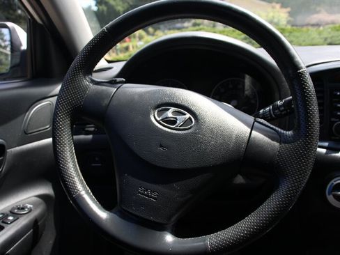Used 2007 Hyundai Accent SE FWD image 16