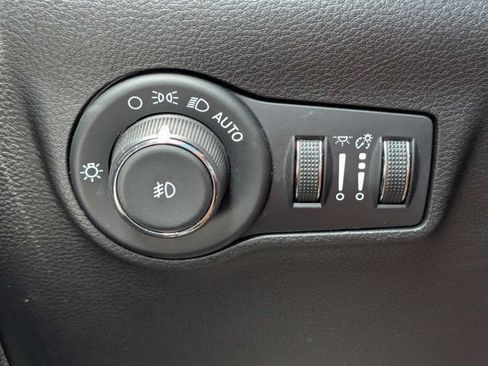 Certified 2025 Jeep Compass Latitude w/ Altitude Special Edition AWD/4WD image 25