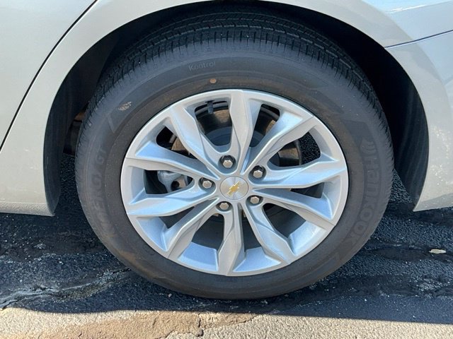 Used 2025 Chevrolet Malibu LT FWD image 12